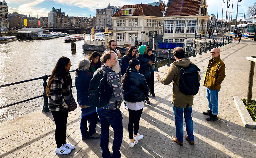 students on a tour during Bucknell study-abroad pilot program