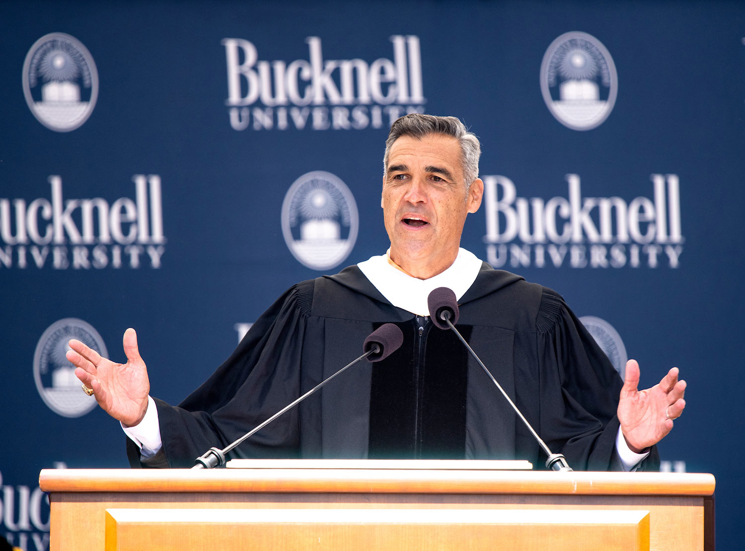Jay Wright ’83 addresses the audience at the commencement ceremony